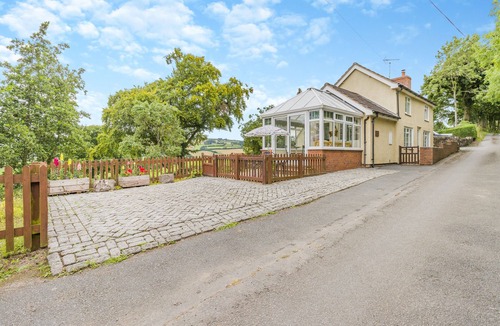 Kington Cottage | 2 bedroom accommodation in Kingswood, near Kington