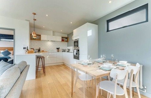 Lewes Ski Chalet | 2 bedroom accommodation in Lewes