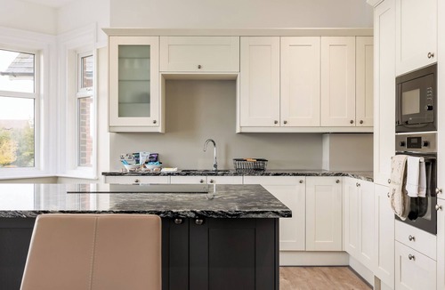 Poole Cottage | 2 bedroom accommodation in Poole
