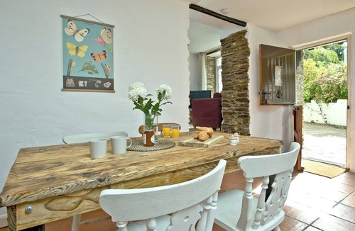 Looe Cottage | 2 bedroom accommodation in St Martin, near Looe