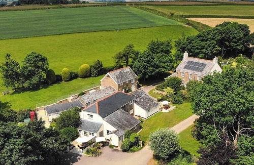 Looe Cottage | 2 bedroom accommodation in Pelynt, near Looe