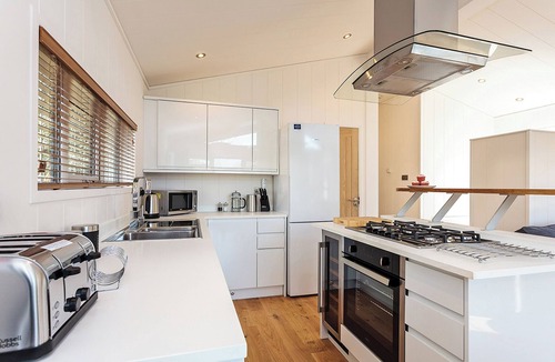 Ryde Ski Chalet | 2 bedroom accommodation in Wootton Bridge, Nr Cowes