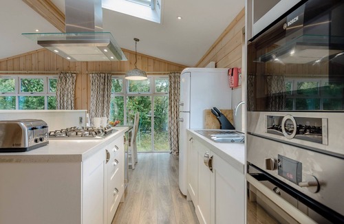 Ryde Ski Chalet | 2 bedroom accommodation in Wootton Bridge, Nr Cowes