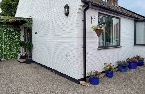 Alne Cottage | 2 bedroom accommodation in Tollerton, near York