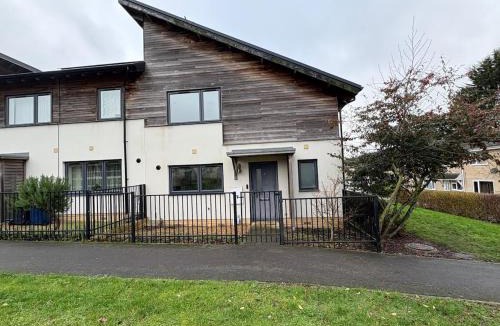 Huntingdon House | 2 bedroom recently refurbished home in Huntingdon