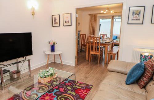 Padfield House | 2 Carr Farm Close