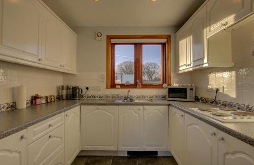 Brora Villa | 2 Links View, Brora