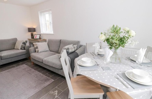 Ruthin House | 2 Llys Emrys