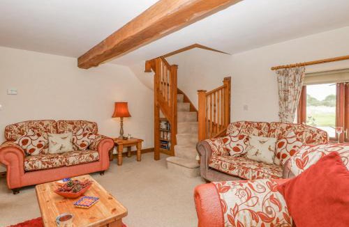 Hainford House | 2 Stud Cottage