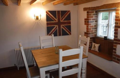 Highworth House | 2 Vicarage Lane