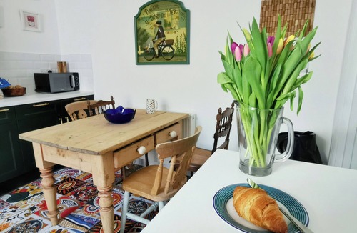 St Leonards-On-Sea Cottage | 21 GENSING ROAD, pet friendly in St Leonards-On-Sea