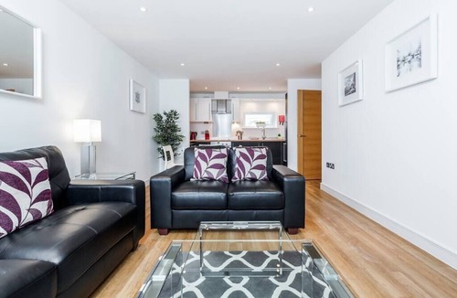 Guildford Apartment | 22 Abbots Yard - 2 bedroom apartment