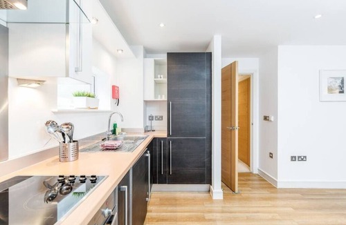 Guildford Apartment | 22 Abbots Yard - 2 bedroom apartment