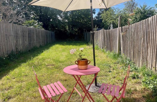 Lewisham Apartment | 2BDR Flat with Private Garden in SE London