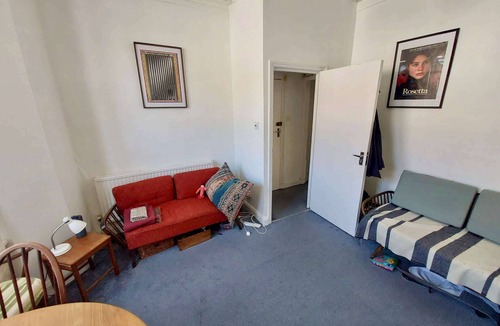 Lewisham Apartment | 2BDR Flat with Private Garden in SE London