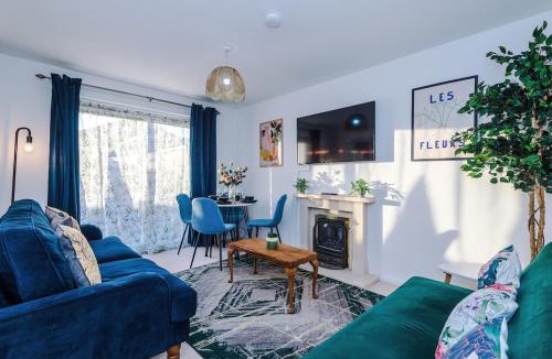 Warwick House | 2Bed Bungalow, Free Netflix, Prime, Disney, WiFi, Private Parking