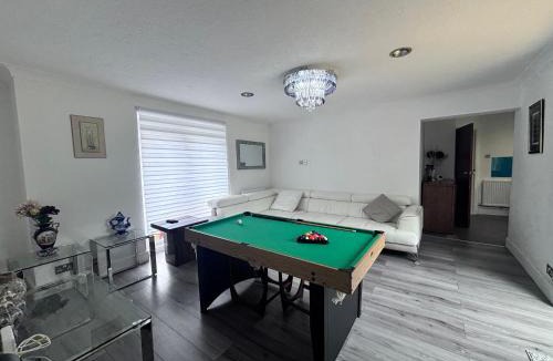 Lacey Green House | 2BR Comfortable Spacious Furnished Property with Parking
