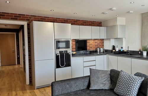 Watford Apartment | 3 Bed, 2 Bath in Watford Town Centre