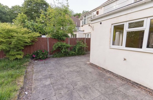 Olton House | 3 Bed 3 Bath - NEC, JLR, Airport.