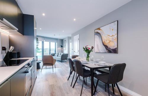 Holbeck Apartment | 3 Bed Flat - Leeds City Centre - Free Parking