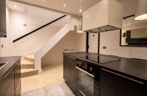 Loughborough Apartment | 3-Bed Flat Sleeps 6 · Walk to Queen`s Park · Central Loughborough