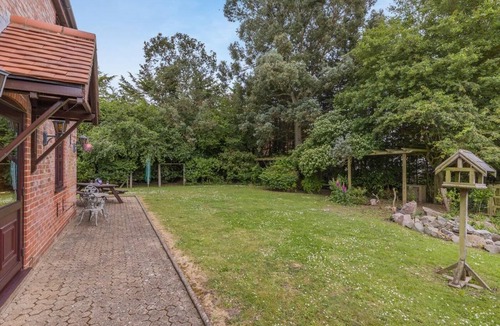 Acle Cottage | 3 Bed in Acle (oc-b41410)