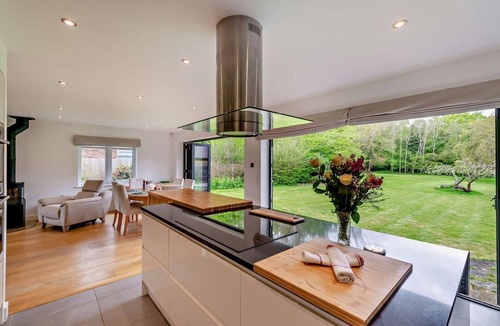 Biddenden Cottage | 3 Bed in Biddenden (oc-h28825)
