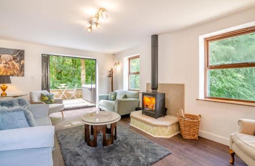 Blackburn House | 3 Bed in Blackburn oc-96386