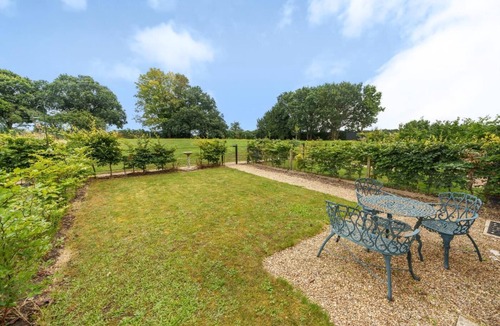 Blythburgh Cottage | 3 Bed in Blythburgh (oc-h32647)