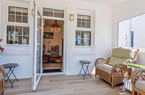 Aldwick Cottage | 3 Bed in Bognor Regis (oc-83115)