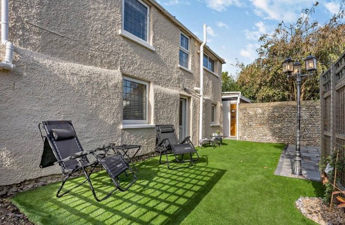 Bognor Regis Cottage | 3 Bed in Bognor Regis (oc-93447)
