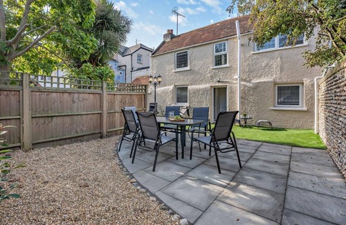 Bognor Regis Cottage | 3 Bed in Bognor Regis (oc-93447)