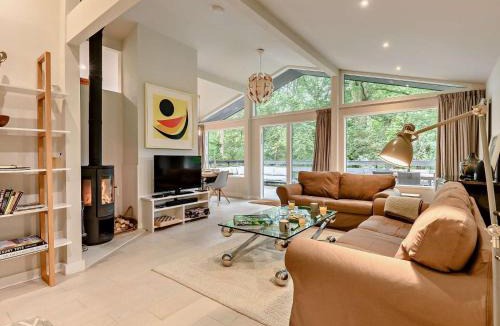 Beaulieu Cabin | 3 Bed in Brockenhurst oc-47431