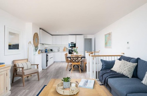 Constantine Bay Apartment | 3 Bed in Constantine Bay (oc-b631324)