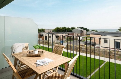 Constantine Bay Apartment | 3 Bed in Constantine Bay (oc-b631324)