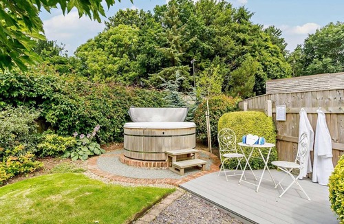 Lund Cottage | 3 Bed in Driffield (oc-92697)