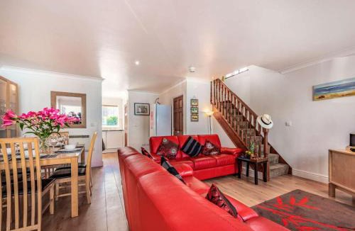 Pembroke House | 3 Bed in Freshwater East oc-fb277