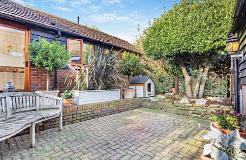 Heathfield Cottage | 3 Bed in Heathfield (oc-93718)