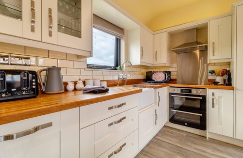 Halesworth Cottage | 3 Bed in Heveningham (oc-w29031)