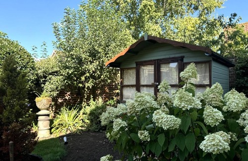 Hingham Cottage | 3 Bed in Hingham (oc-m29945)