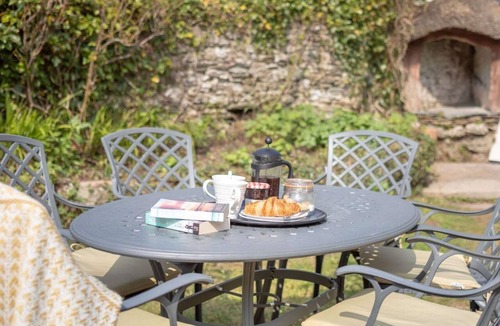 Burgh Island Cottage | 3 Bed in Kingsbridge (oc-87005)