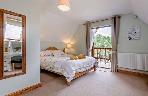 Little Marcle Ski Chalet | 3 Bed in Ledbury (oc-77378)