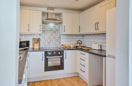Llanbedrog Cottage | 3 Bed in Llanbedrog (oc-c37498)