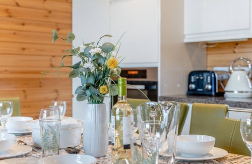 Perth Ski Chalet | 3 Bed in Luncarty (oc-l30406)
