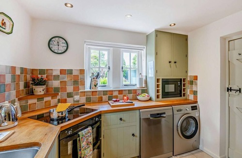 Matlock Cottage | 3 Bed in Matlock (oc-82351)
