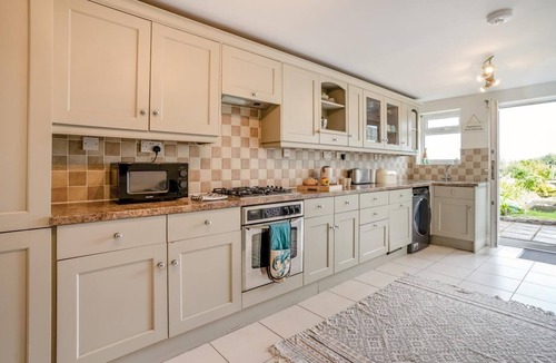 Mumbles Cottage | 3 Bed in Mumbles (oc-m33090)