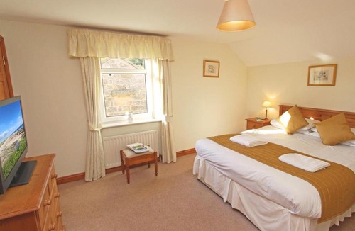 Warenford House | 3 Bed in Near Bamburgh oc-cn081