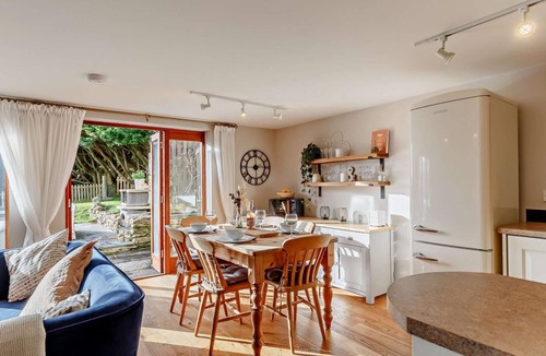Torpoint Cottage | 3 Bed in Polbathic (oc-h28169)