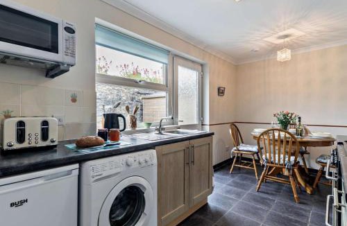Redruth House | 3 Bed in Redruth oc-37014