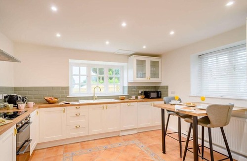Rochdale Cottage | 3 Bed in Rochdale (oc-89552)